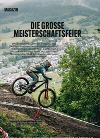 Titelbild der Ausgabe 8/2025 von DIE GROSSE MEISTERSCHAFTSFEIER. Zeitschriften als Abo oder epaper bei United Kiosk online kaufen.