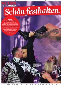 Titelbild der Ausgabe 10/2019 von DIE UNS BEWEGEN: PINK: Schön festhalten, Jungs!. Zeitschriften als Abo oder epaper bei United Kiosk online kaufen.