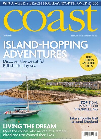 Titelbild der Ausgabe 6/2025 von Coast. Diese Zeitschrift und viele weitere Gartenzeitschriften und Wohnzeitschriften als Abo oder epaper bei United Kiosk online kaufen.