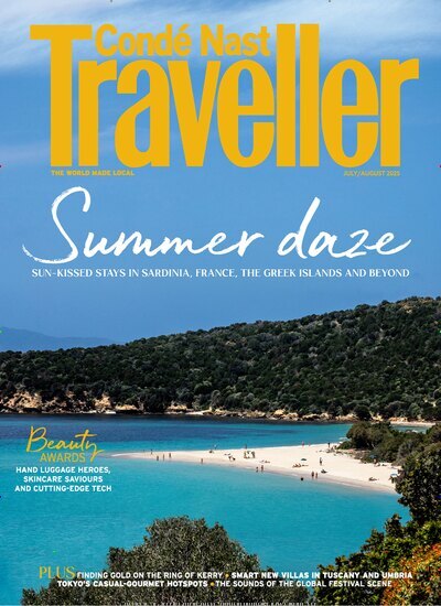 Titelbild der Ausgabe 5/2025 von Conde Nast Traveller UK. Diese Zeitschrift und viele weitere Reisemagazine, Freizeitmagazine und Wissensmagazine als Abo oder epaper bei United Kiosk online kaufen.