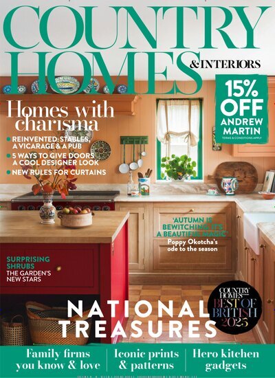 Titelbild der Ausgabe 10/2025 von Country Homes & Interiors. Diese Zeitschrift und viele weitere Gartenzeitschriften und Wohnzeitschriften als Abo oder epaper bei United Kiosk online kaufen.