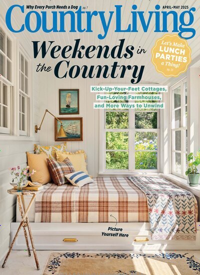 Titelbild der Ausgabe 2/2025 von Country Living USA. Diese Zeitschrift und viele weitere Gartenzeitschriften und Wohnzeitschriften als Abo oder epaper bei United Kiosk online kaufen.