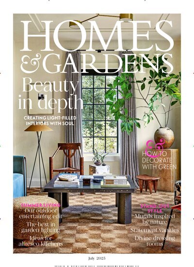 Titelbild der Ausgabe 7/2025 von Homes & Gardens UK. Diese Zeitschrift und viele weitere Gartenzeitschriften und Wohnzeitschriften als Abo oder epaper bei United Kiosk online kaufen.