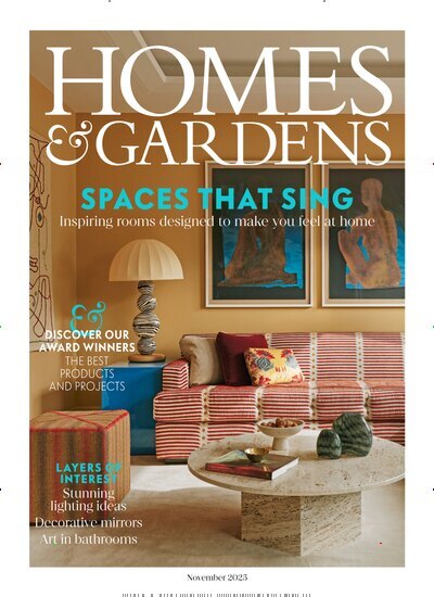 Titelbild der Ausgabe 315/2025 von Homes & Gardens UK. Diese Zeitschrift und viele weitere Gartenzeitschriften und Wohnzeitschriften als Abo oder epaper bei United Kiosk online kaufen.
