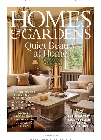 Titelbild der Ausgabe 327/2026 von Homes & Gardens UK. Diese Zeitschrift und viele weitere Gartenzeitschriften und Wohnzeitschriften als Abo oder epaper bei United Kiosk online kaufen.