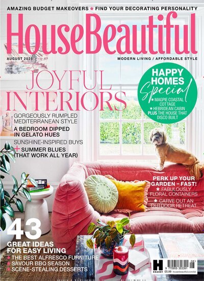 Titelbild der Ausgabe 8/2025 von House Beautiful UK. Diese Zeitschrift und viele weitere Gartenzeitschriften und Wohnzeitschriften als Abo oder epaper bei United Kiosk online kaufen.