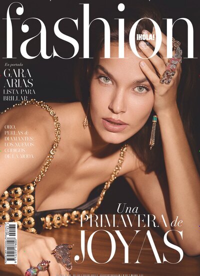 Titelbild der Ausgabe 3/2026 von iHola Fashion. Diese Zeitschrift und viele weitere Modemagazine und DIY-Magazine als Abo oder epaper bei United Kiosk online kaufen.