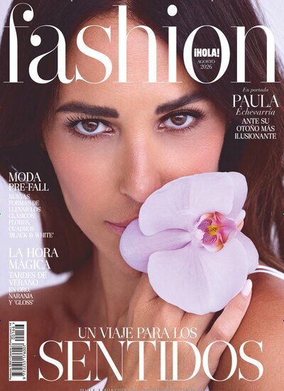 Titelbild der Ausgabe 7/2026 von iHola Fashion. Diese Zeitschrift und viele weitere Modemagazine und DIY-Magazine als Abo oder epaper bei United Kiosk online kaufen.