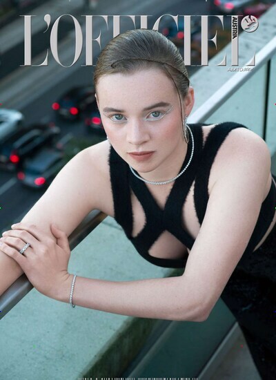 Titelbild der Ausgabe 20/2023 von L Officiel Austria. Diese Zeitschrift und viele weitere Lifestylemagazine und Peoplemagazine als Abo oder epaper bei United Kiosk online kaufen.