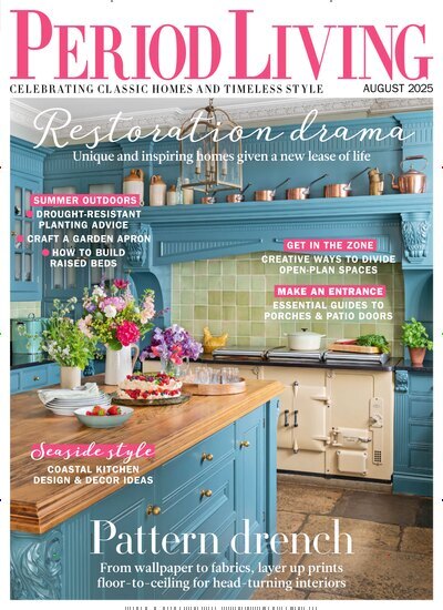 Titelbild der Ausgabe 423/2025 von Period Living. Diese Zeitschrift und viele weitere Gartenzeitschriften und Wohnzeitschriften als Abo oder epaper bei United Kiosk online kaufen.