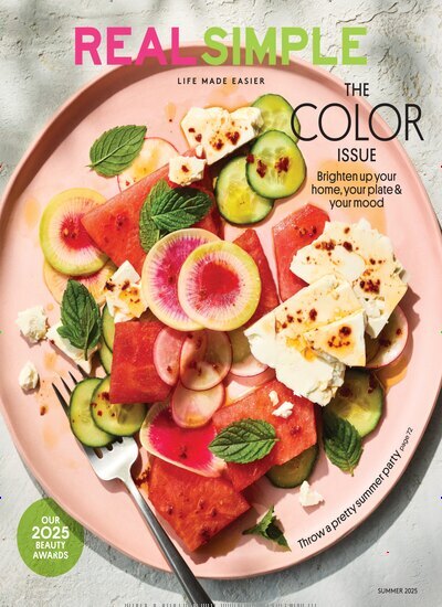 Titelbild der Ausgabe 6/2025 von Real Simple. Diese Zeitschrift und viele weitere Frauenzeitschriften als Abo oder epaper bei United Kiosk online kaufen.