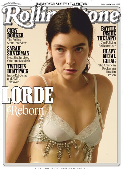 Titelbild der Ausgabe 6/2025 von Rolling Stone USA. Diese Zeitschrift und viele weitere Jugendzeitschriften und Kinderzeitschriften als Abo oder epaper bei United Kiosk online kaufen.