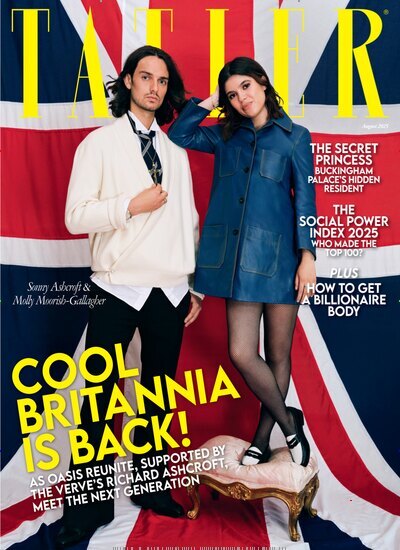 Titelbild der Ausgabe 8/2025 von Tatler. Diese Zeitschrift und viele weitere Frauenzeitschriften als Abo oder epaper bei United Kiosk online kaufen.