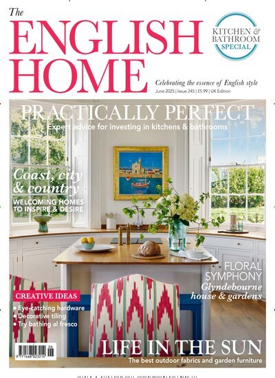 Titelbild der Ausgabe 7/2025 von The English Home. Diese Zeitschrift und viele weitere Gartenzeitschriften und Wohnzeitschriften als Abo oder epaper bei United Kiosk online kaufen.
