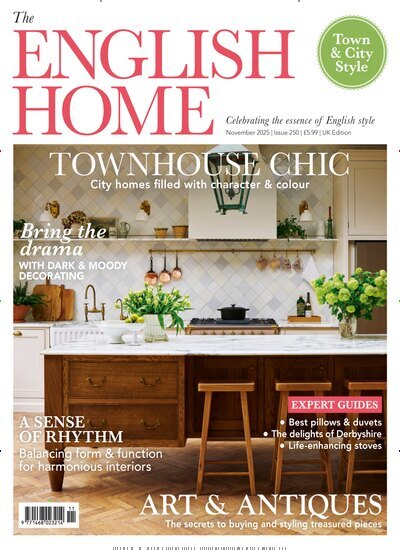 Titelbild der Ausgabe 12/2025 von The English Home. Diese Zeitschrift und viele weitere Gartenzeitschriften und Wohnzeitschriften als Abo oder epaper bei United Kiosk online kaufen.