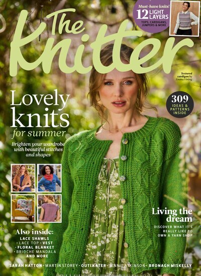 Titelbild der Ausgabe 217/2025 von The Knitter UK. Diese Zeitschrift und viele weitere Modemagazine und DIY-Magazine als Abo oder epaper bei United Kiosk online kaufen.