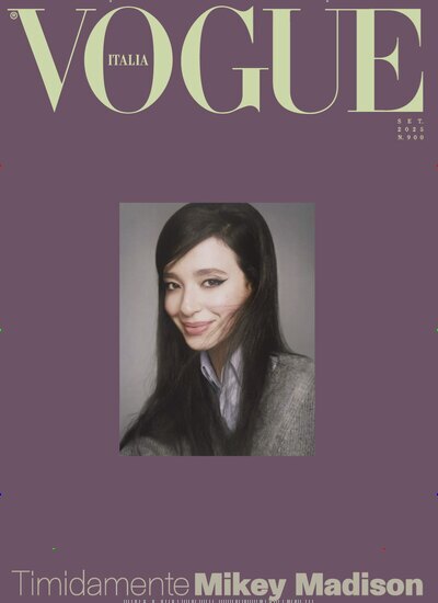 Titelbild der Ausgabe 10/2025 von Vogue Italien. Diese Zeitschrift und viele weitere Modemagazine und DIY-Magazine als Abo oder epaper bei United Kiosk online kaufen.