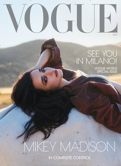 Titelbild der Ausgabe 6/2026 von Vogue USA. Diese Zeitschrift und viele weitere Modemagazine und DIY-Magazine als Abo oder epaper bei United Kiosk online kaufen.