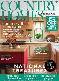 Titelbild der Ausgabe 10/2025 von Country Homes & Interiors. Diese Zeitschrift und viele weitere Gartenzeitschriften und Wohnzeitschriften als Abo oder epaper bei United Kiosk online kaufen.
