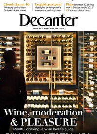 Titelbild der Ausgabe 6/2025 von Decanter. Diese Zeitschrift und viele weitere Gartenzeitschriften und Wohnzeitschriften als Abo oder epaper bei United Kiosk online kaufen.