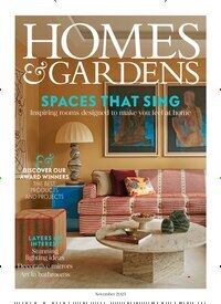 Titelbild der Ausgabe 315/2025 von Homes & Gardens UK. Diese Zeitschrift und viele weitere Gartenzeitschriften und Wohnzeitschriften als Abo oder epaper bei United Kiosk online kaufen.