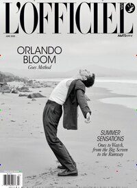 Titelbild der Ausgabe 52/2025 von L Officiel USA. Diese Zeitschrift und viele weitere Modemagazine und DIY-Magazine als Abo oder epaper bei United Kiosk online kaufen.