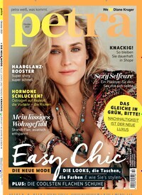 Titelbild der Ausgabe 10/2021 von petra. Diese Zeitschrift und viele weitere Frauenzeitschriften als Abo oder epaper bei United Kiosk online kaufen.