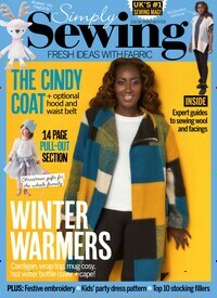 Titelbild der Ausgabe 115/2023 von Simply Sewing. Diese Zeitschrift und viele weitere Modemagazine und DIY-Magazine als Abo oder epaper bei United Kiosk online kaufen.
