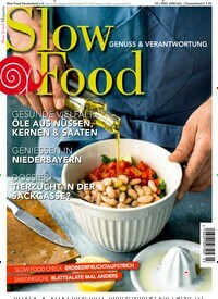 Titelbild der Ausgabe 3/2022 von Slow Food Magazin. Diese Zeitschrift und viele weitere Kochzeitschriften und Backzeitschriften als Abo oder epaper bei United Kiosk online kaufen.