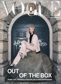 Titelbild der Ausgabe 4/2025 von VOGUE. Diese Zeitschrift und viele weitere Modemagazine und DIY-Magazine als Abo oder epaper bei United Kiosk online kaufen.