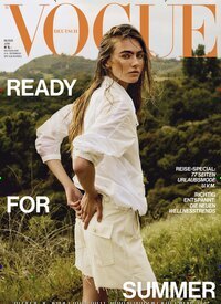 Titelbild der Ausgabe 6/2025 von VOGUE. Diese Zeitschrift und viele weitere Modemagazine und DIY-Magazine als Abo oder epaper bei United Kiosk online kaufen.