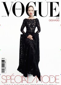 Titelbild der Ausgabe 9/2026 von Vogue Frankreich. Diese Zeitschrift und viele weitere Modemagazine und DIY-Magazine als Abo oder epaper bei United Kiosk online kaufen.