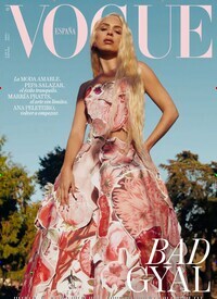 Titelbild der Ausgabe 4/2024 von Vogue Spanien. Diese Zeitschrift und viele weitere Modemagazine und DIY-Magazine als Abo oder epaper bei United Kiosk online kaufen.
